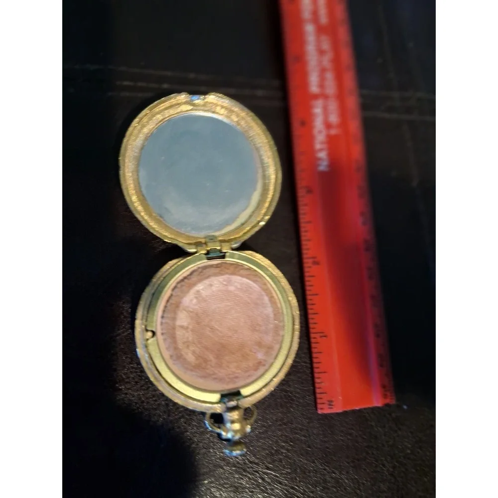 Vintage Max Factor  Gold Tone Floral Fresco  Compact  With Puff